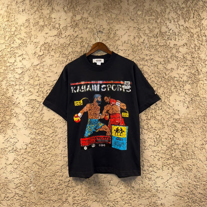 MAGAZINE GRAPHIC TEE